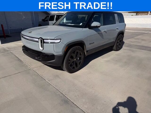 2025 Rivian R1S Adventure