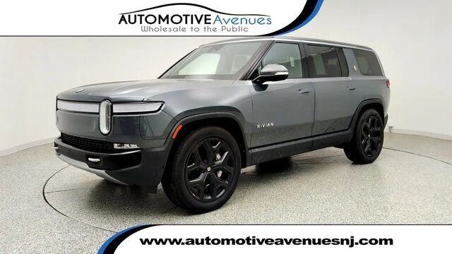 2024 Rivian R1S Adventure