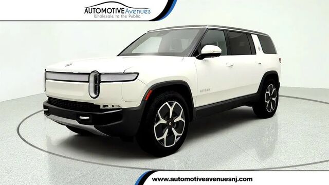 2024 Rivian R1S Adventure