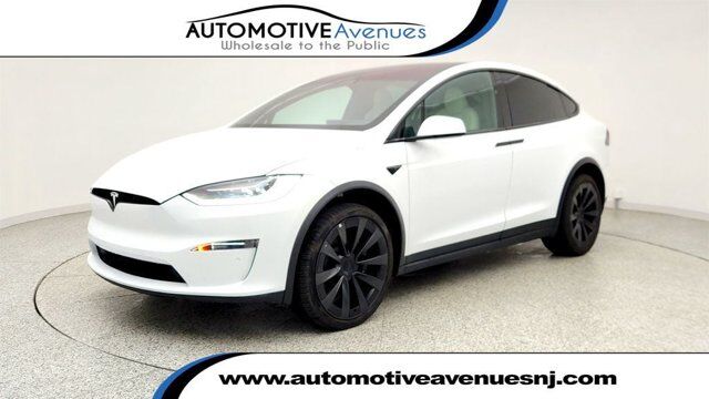 2022 Tesla Model X AWD w/ 22'' Wheels &amp; Cream Int. — photo 1 of 13