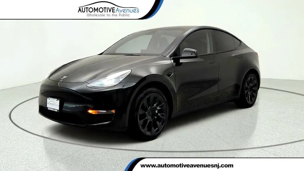 2023 Tesla Model Y Base