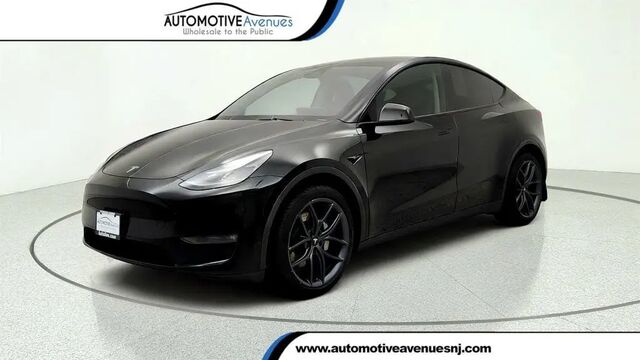 2023 Tesla Model Y Base