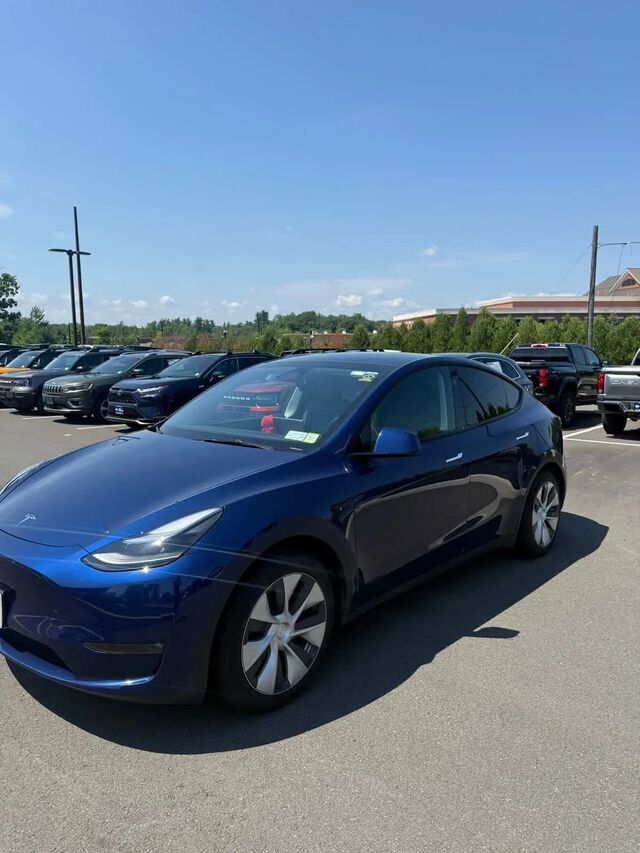 2024 Tesla Model Y Long Range