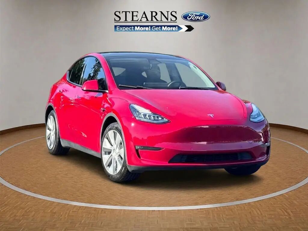 2022 Tesla Model Y Long Range — photo 1 of 13