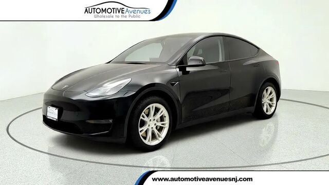 2023 Tesla Model Y Base