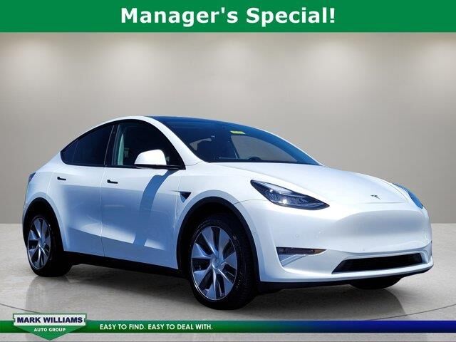 2022 Tesla Model Y Long Range — photo 1 of 13
