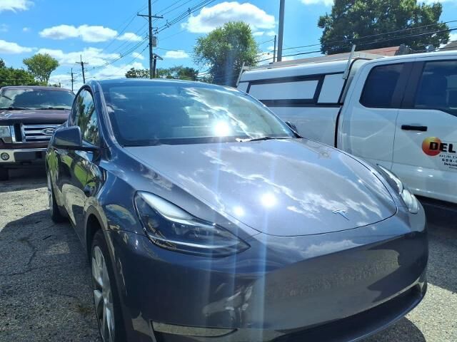 2023 Tesla Model Y Base