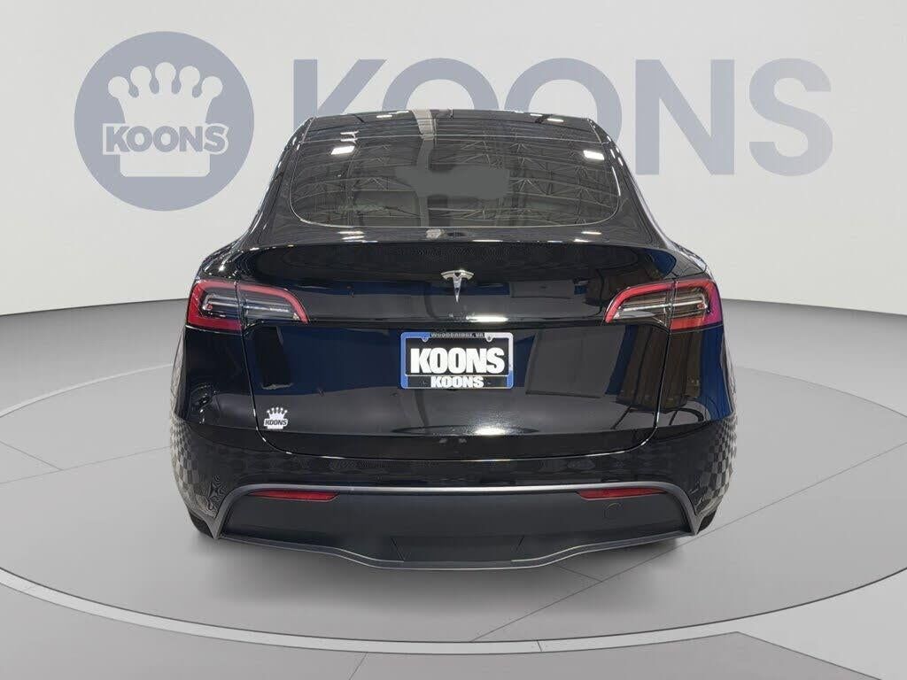 2023 Tesla Model Y Base — photo 1 of 1