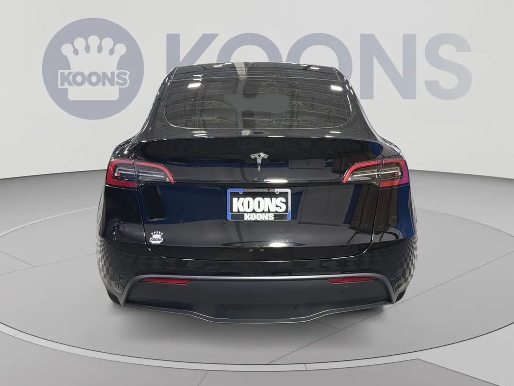 2023 Tesla Model Y Base
