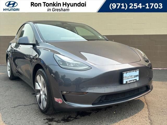 2023 Tesla Model Y Base