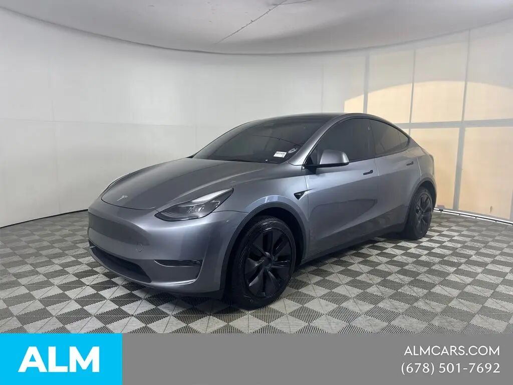 2025 Tesla Model Y Long Range — photo 1 of 1