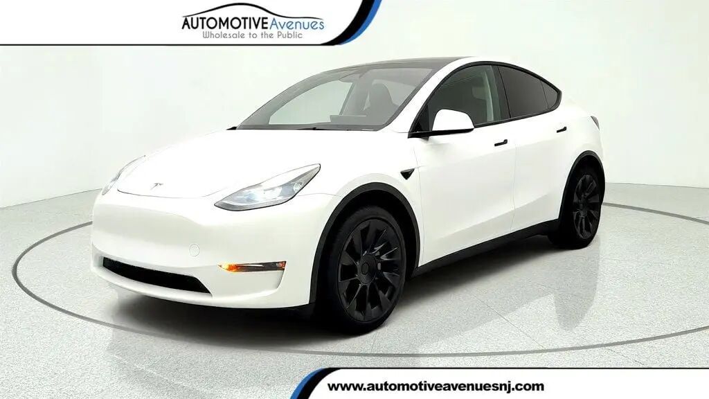 2023 Tesla Model Y Base