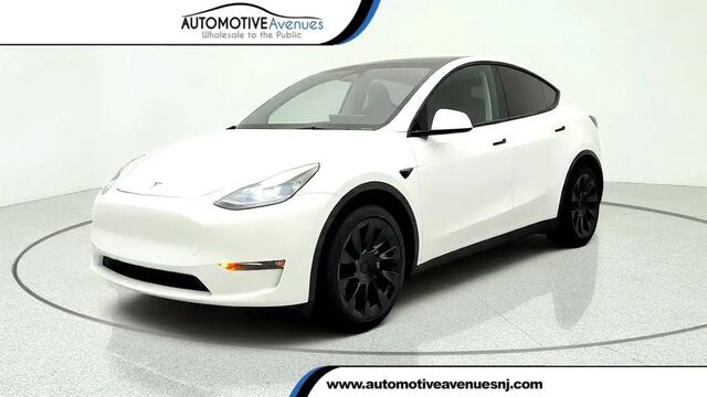 2023 Tesla Model Y Base