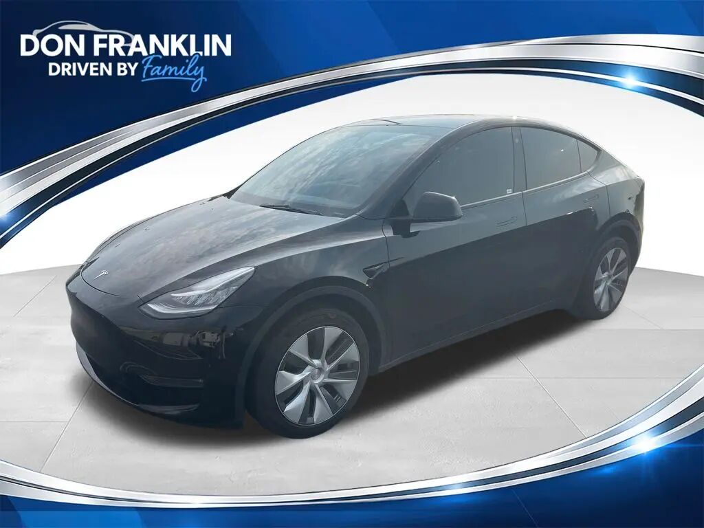 2023 Tesla Model Y Long Range — photo 1 of 13