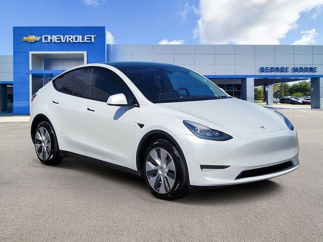 2023 Tesla Model Y Long Range — photo 1 of 13