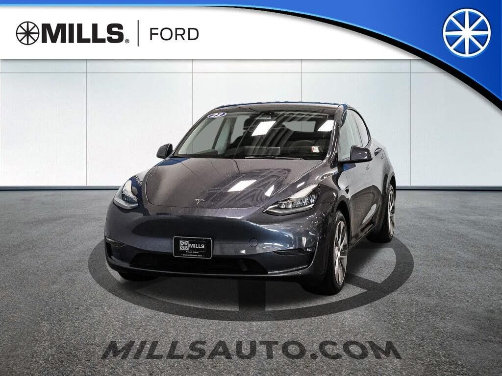 2023 Tesla Model Y Long Range — photo 1 of 1