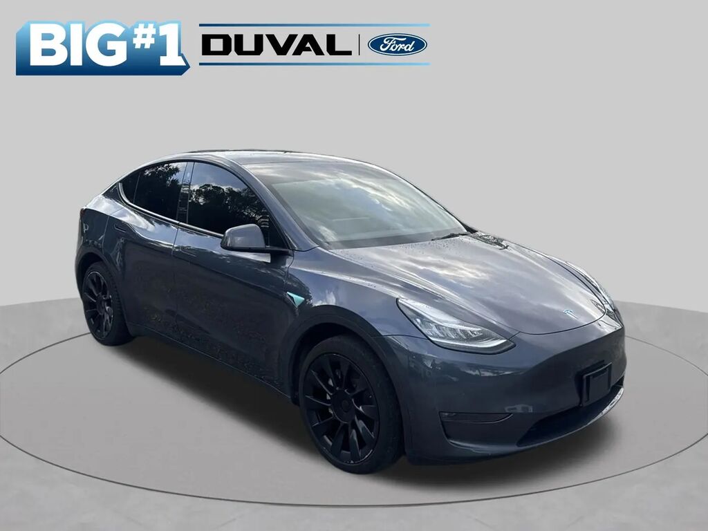 2023 Tesla Model Y Long Range — photo 1 of 13