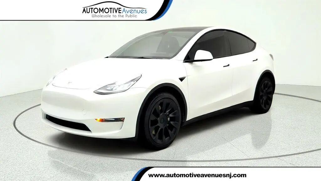 2023 Tesla Model Y Base