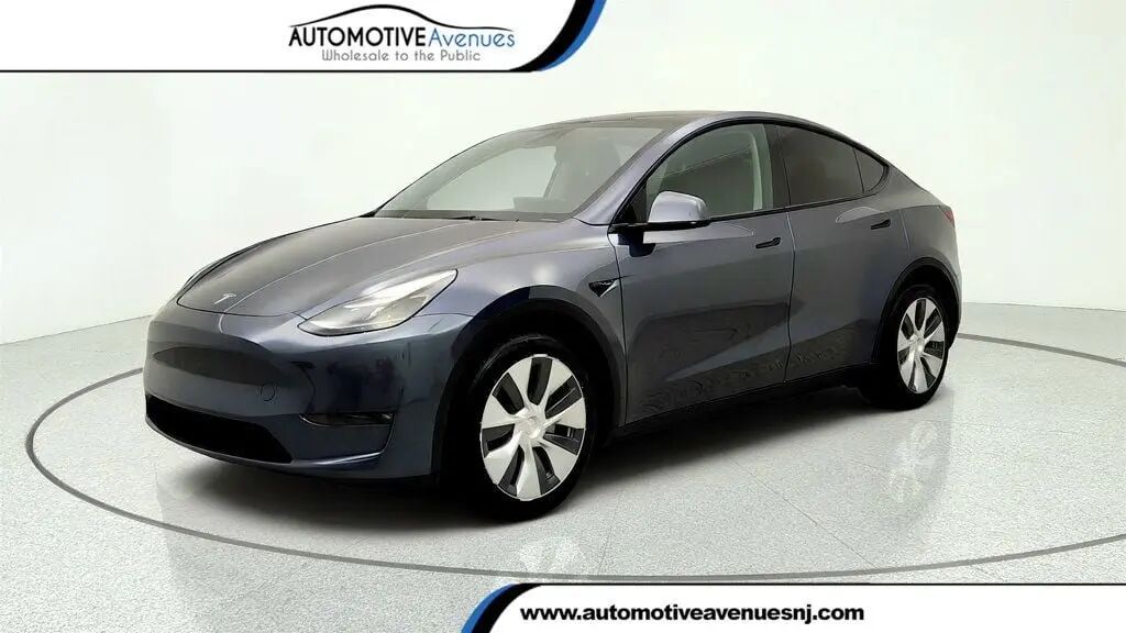 2023 Tesla Model Y Base