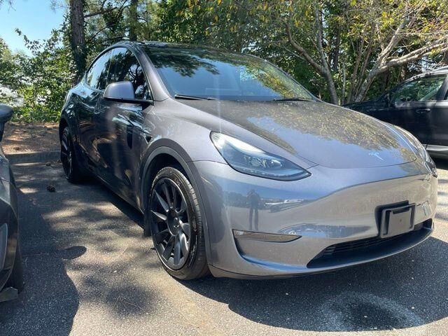 2023 Tesla Model Y Long Range — photo 1 of 12