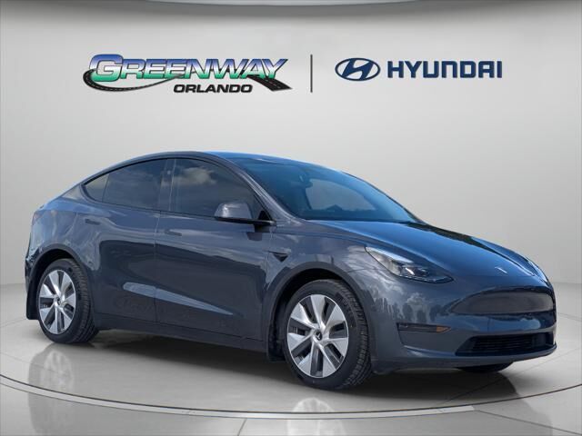 2023 Tesla Model Y Long Range — photo 1 of 13