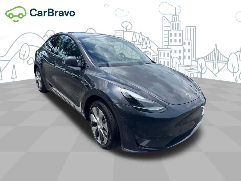 2024 Tesla Model Y Long Range — photo 1 of 7