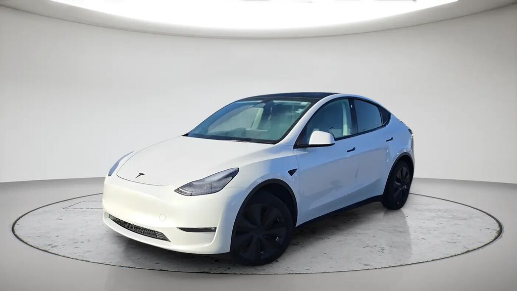 2023 Tesla Model Y Long Range — photo 1 of 13