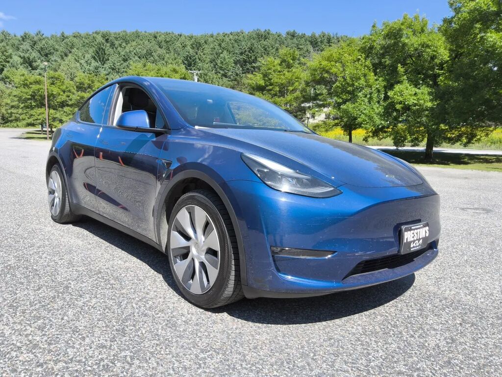 2023 Tesla Model Y Long Range — photo 1 of 13