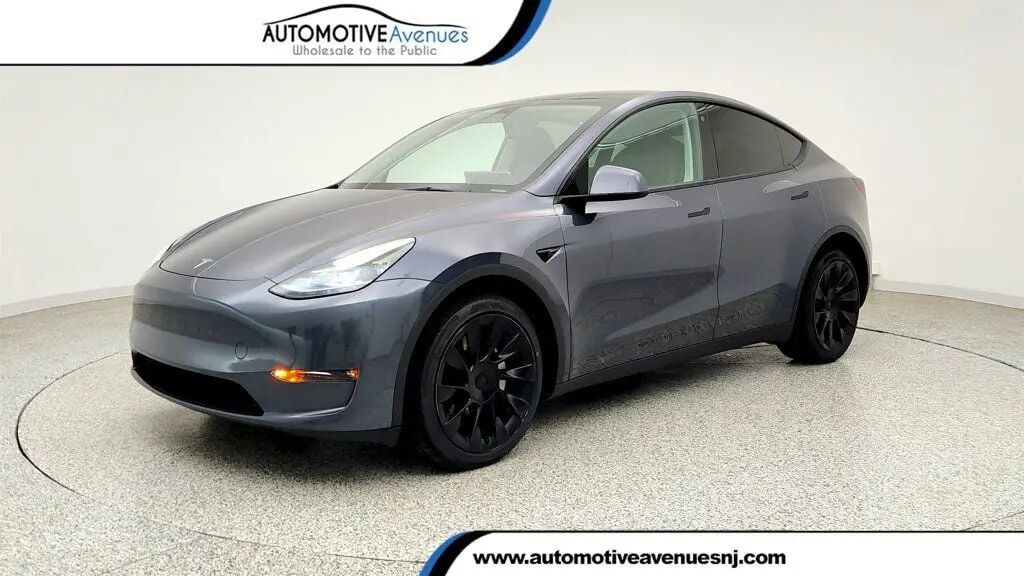 2023 Tesla Model Y Base