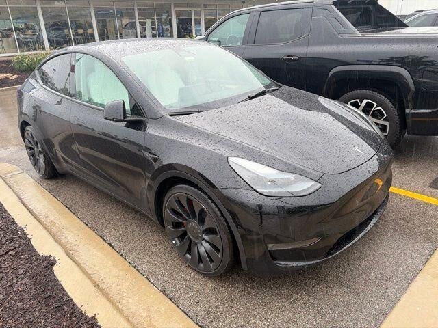 2022 Tesla Model Y Performance — photo 1 of 3