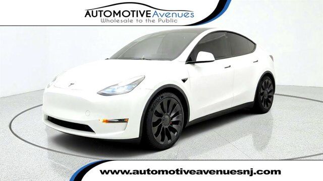 2023 Tesla Model Y Performance — photo 1 of 13