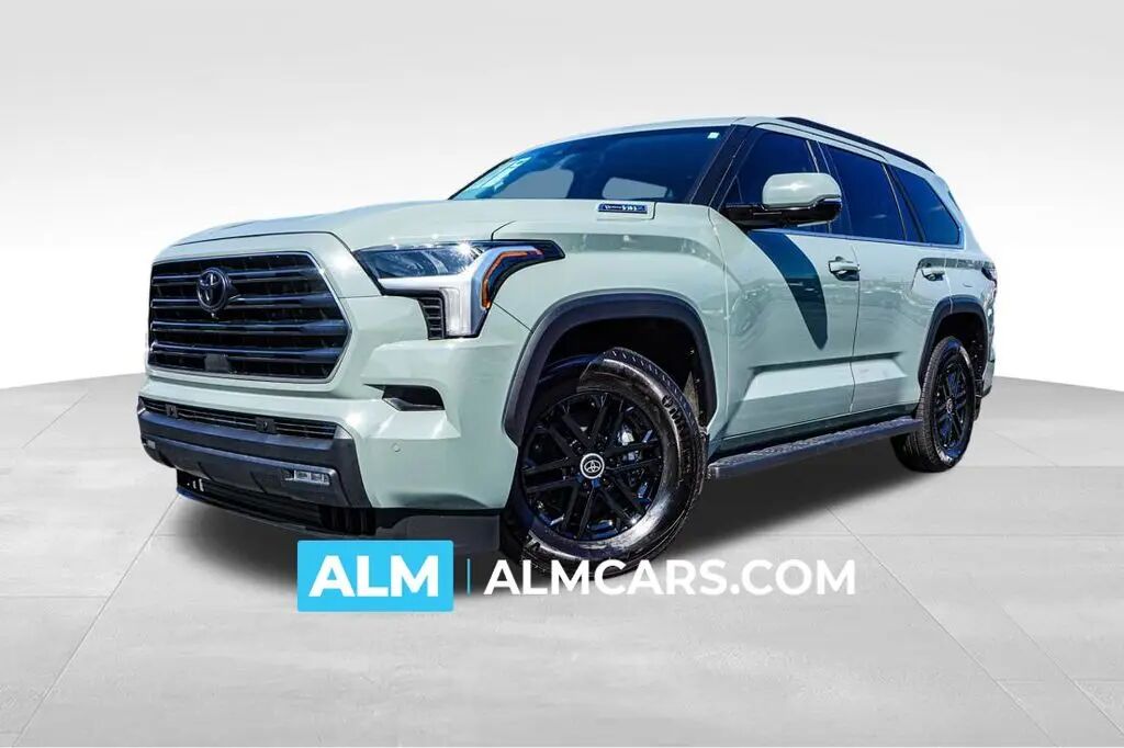2024 Toyota Sequoia SR5 — photo 1 of 1