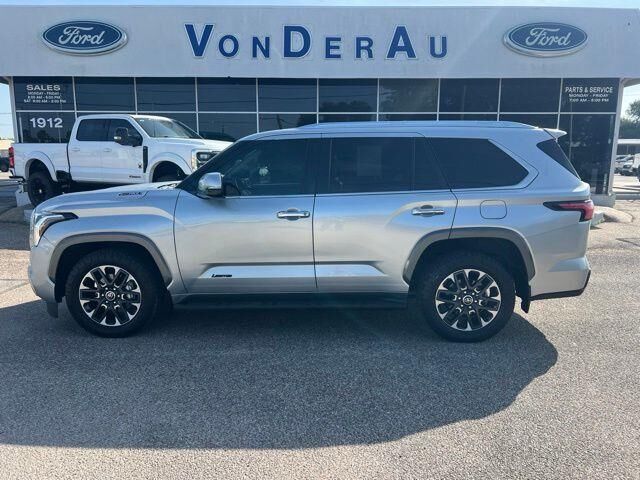 2024 Toyota Sequoia SR5
