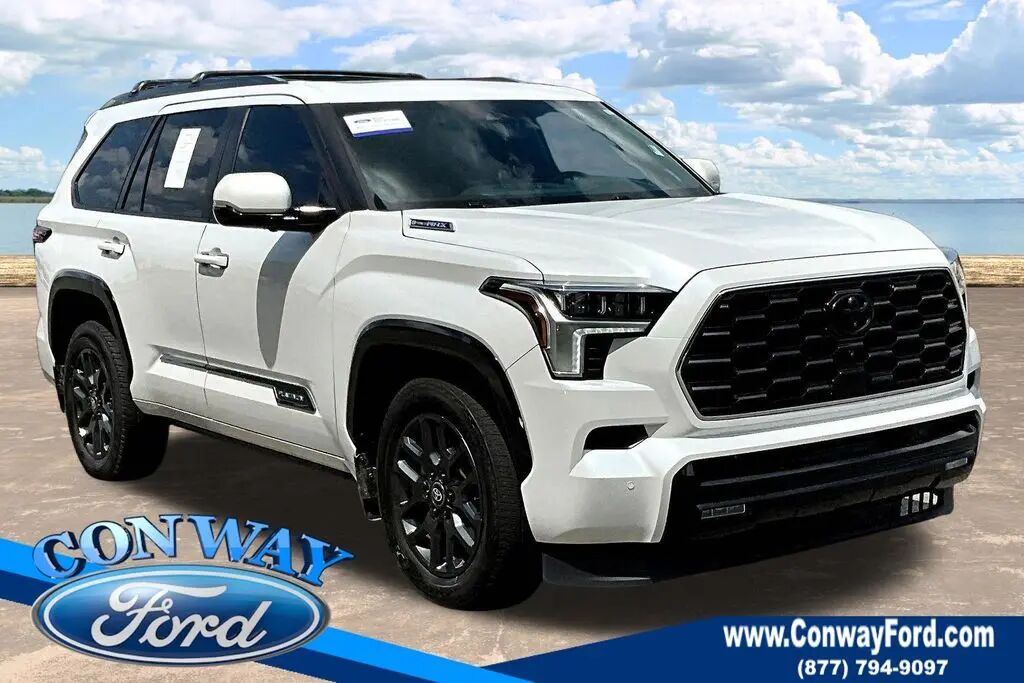 2025 Toyota Sequoia Platinum — photo 1 of 13
