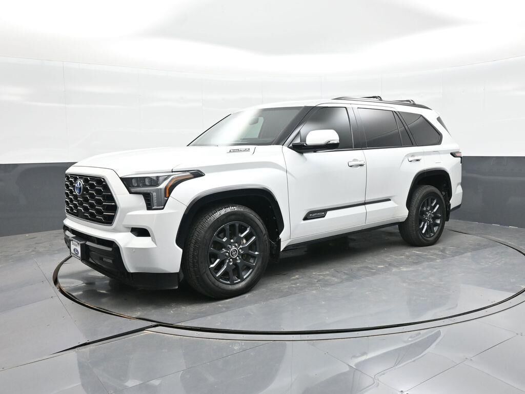 2023 Toyota Sequoia Platinum — photo 1 of 1