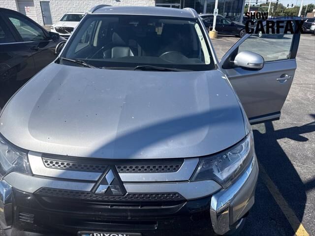 2020 Mitsubishi Outlander SE