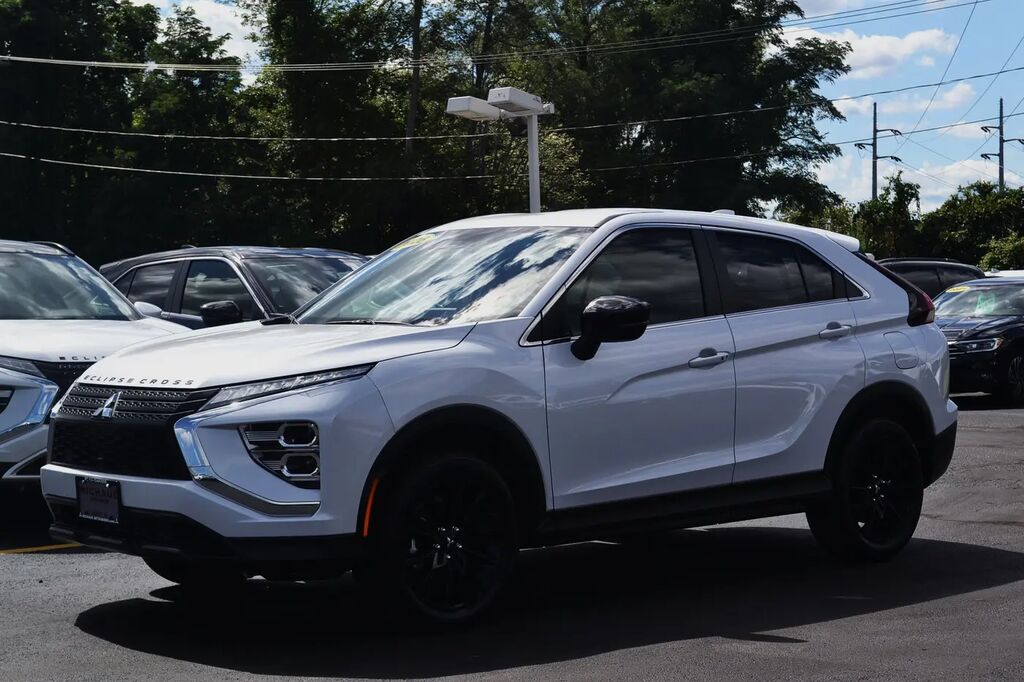 2026 Mitsubishi Eclipse Cross LE — photo 1 of 13