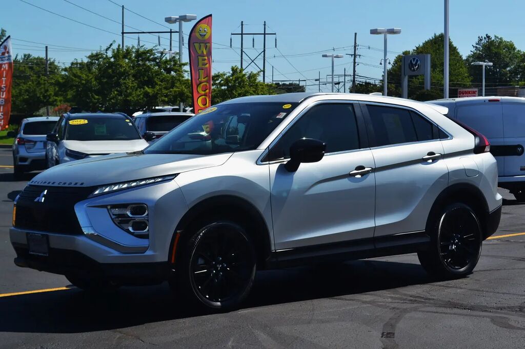 2025 Mitsubishi Eclipse Cross LE — photo 1 of 13