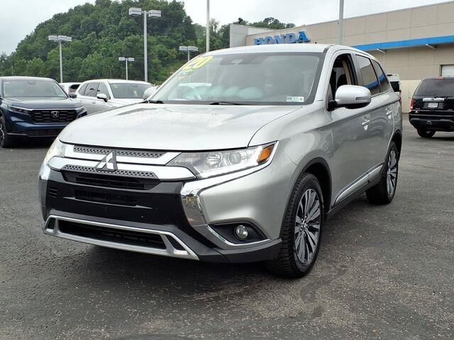2020 Mitsubishi Outlander SE