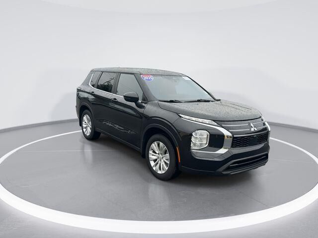 2025 Mitsubishi Outlander ES