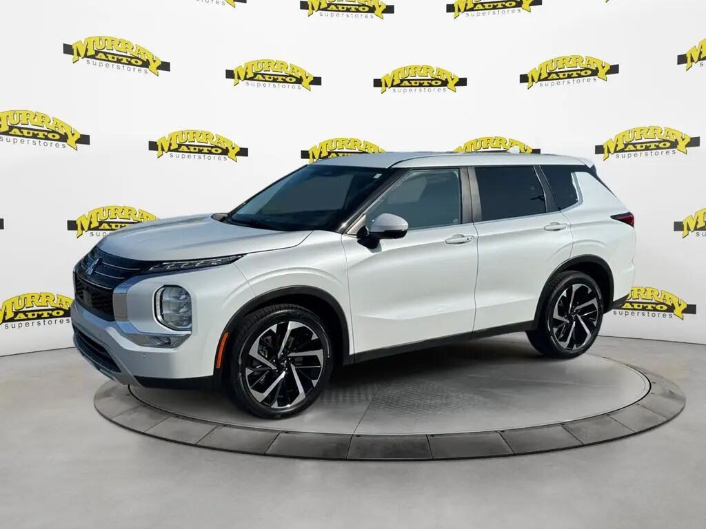 2023 Mitsubishi Outlander SE