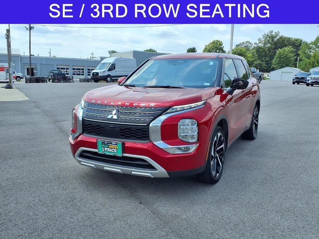 2022 Mitsubishi Outlander SE — photo 1 of 1