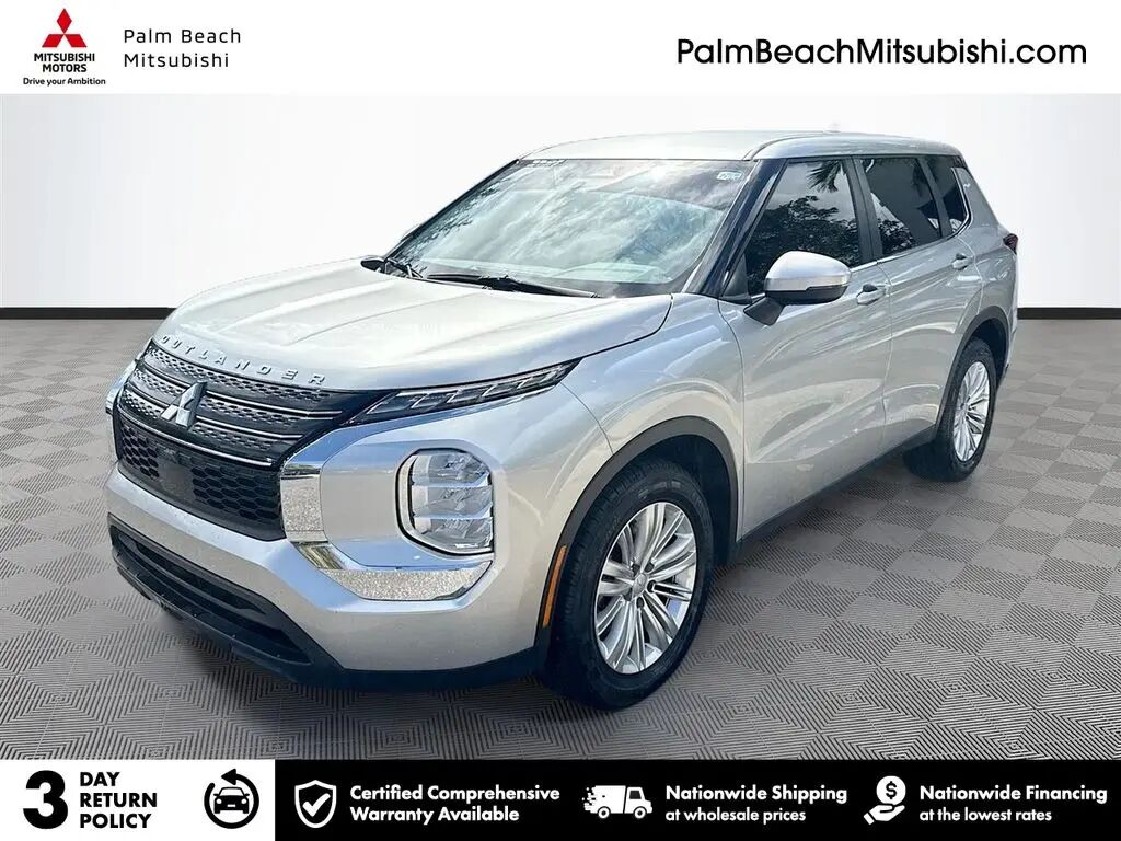 2024 Mitsubishi Outlander ES — photo 1 of 13