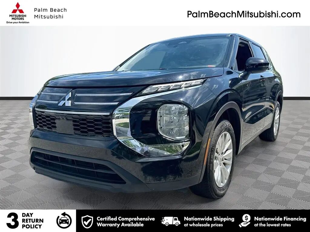 2025 Mitsubishi Outlander ES — photo 1 of 13