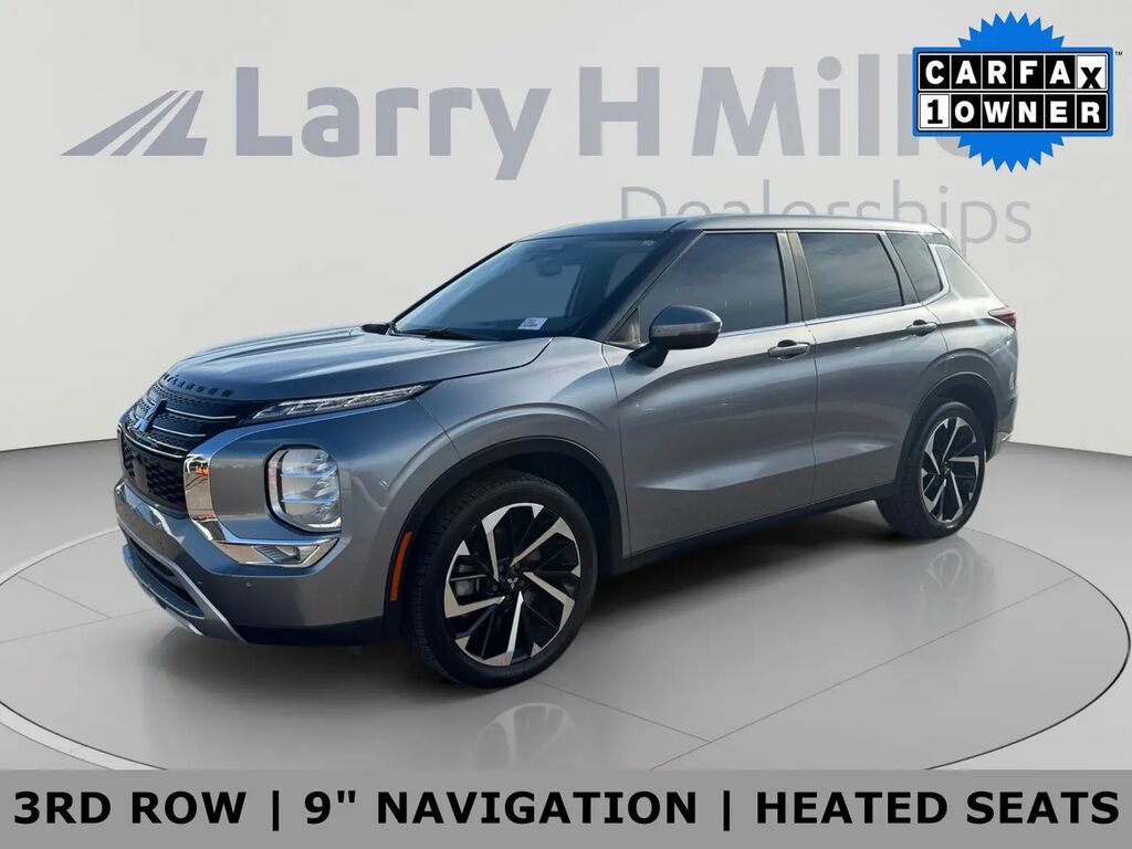 2024 Mitsubishi Outlander SE — photo 1 of 13