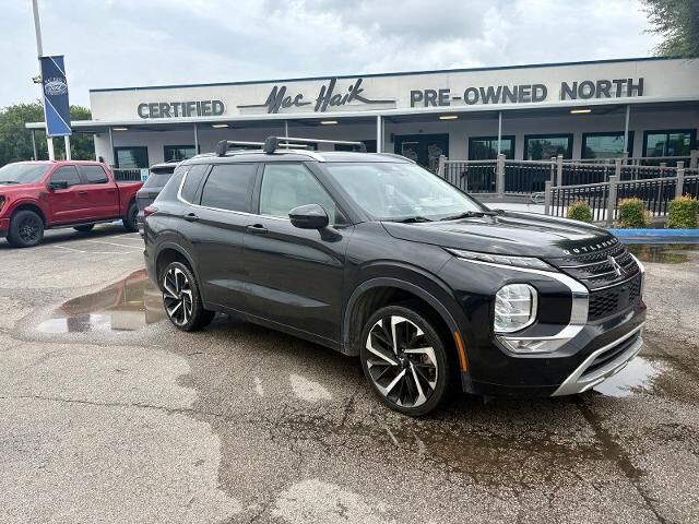 2022 Mitsubishi Outlander SEL — photo 1 of 13