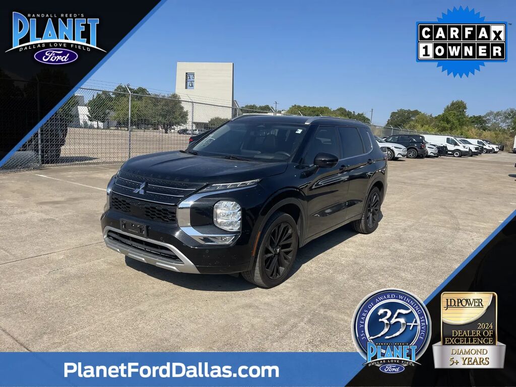 2023 Mitsubishi Outlander SE — photo 1 of 5