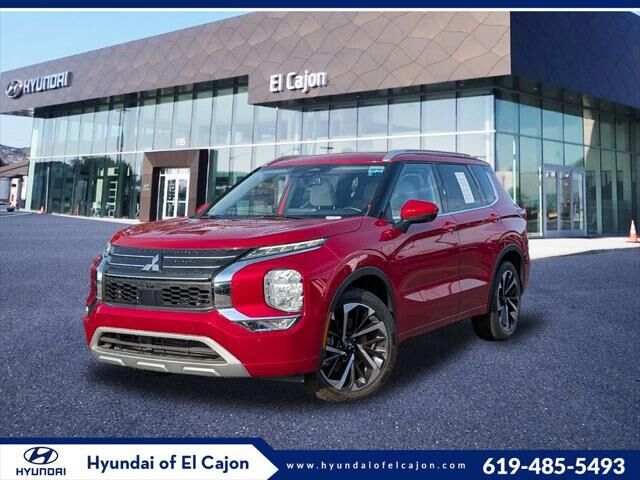 2023 Mitsubishi Outlander SEL — photo 1 of 13