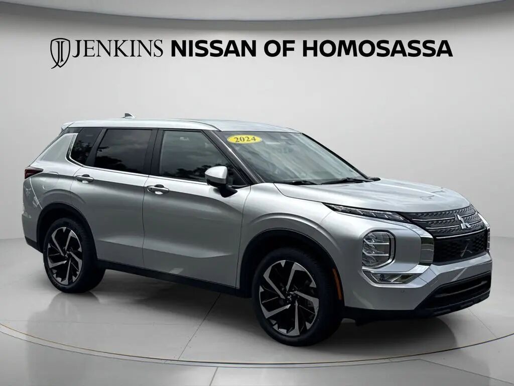 2024 Mitsubishi Outlander SE