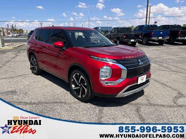 2024 Mitsubishi Outlander SE